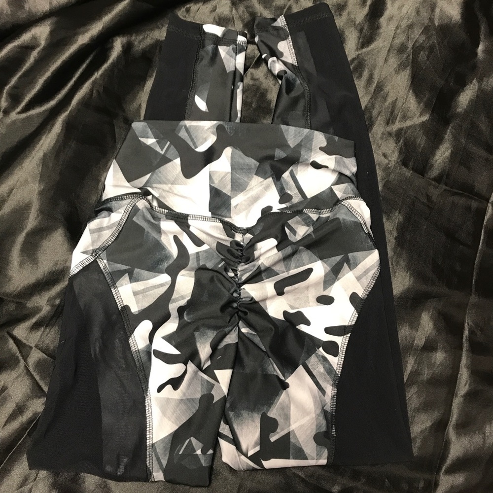 Abs2b fitness apparel Quadzilla legging NWOT M